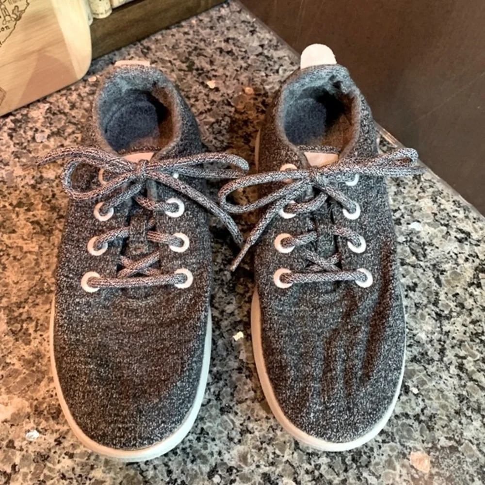 allbirds Women’s Wool Runners Sneakers Heathered Black and White Size 8